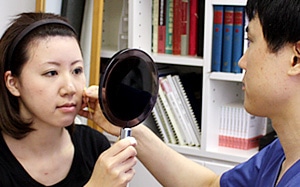 重瞼棒によるシミュレーションの様子